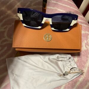 Tory Burch Blue and Ivory Sunglasses 🕶️